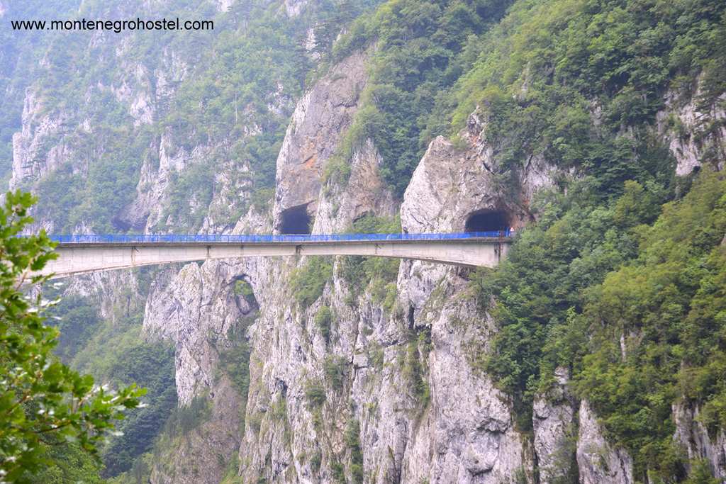 m Mratinje bridge over Piva Canyon