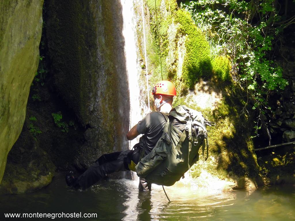 m Canyoning Montenegro 03