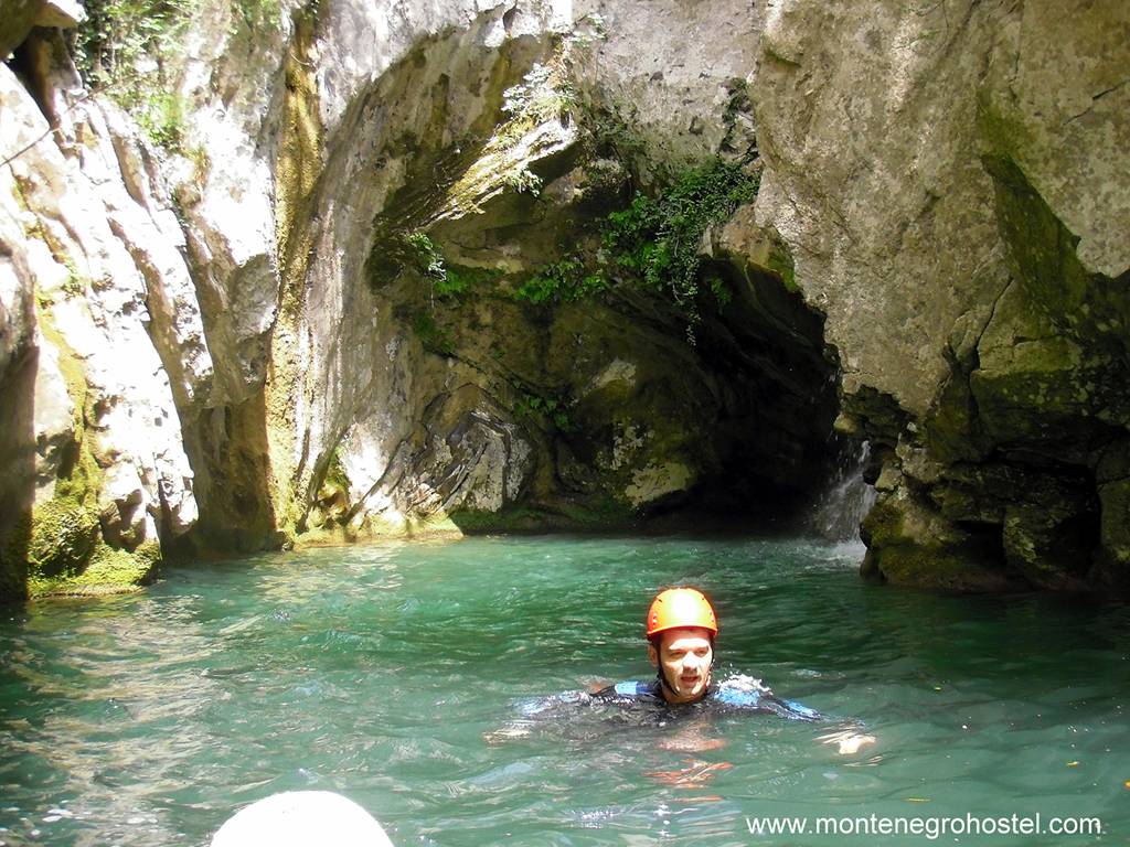 m Canyoning Montenegro 09