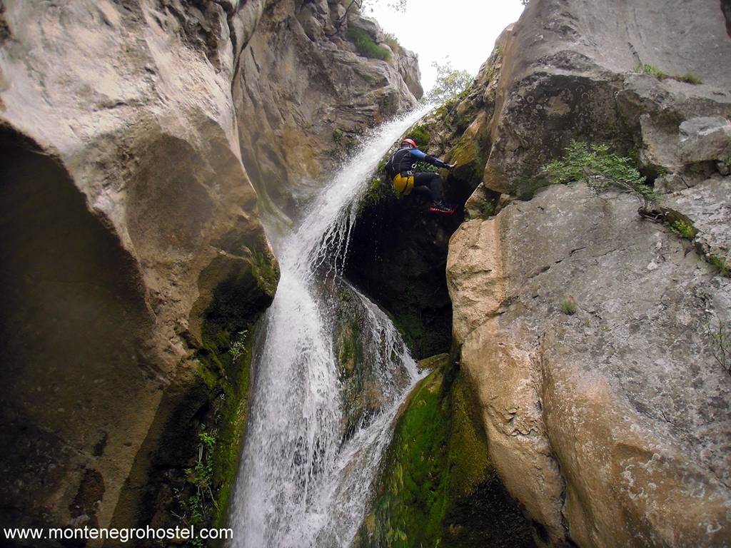 m Canyoning Montenegro 12