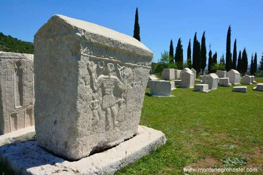 stecak Radimlja Stolac JPG