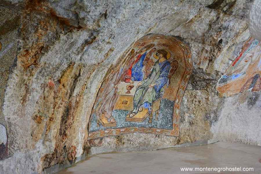 mosaics with icons in Ostrog