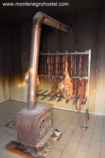 Mrizi i Zanave smokehouse