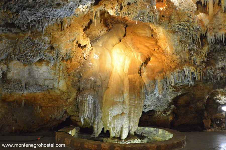 stalactites Lipa Cave