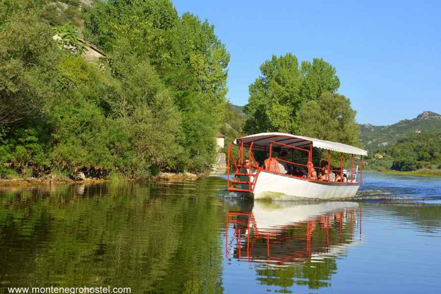 Rijeka Crnojevica brod