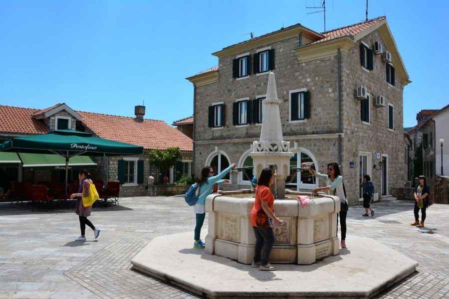 Drinking Fountain Karacha in Herceg Novi-002