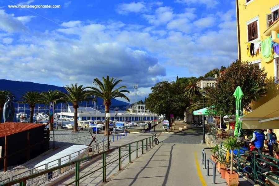 Five Danicas Promenade