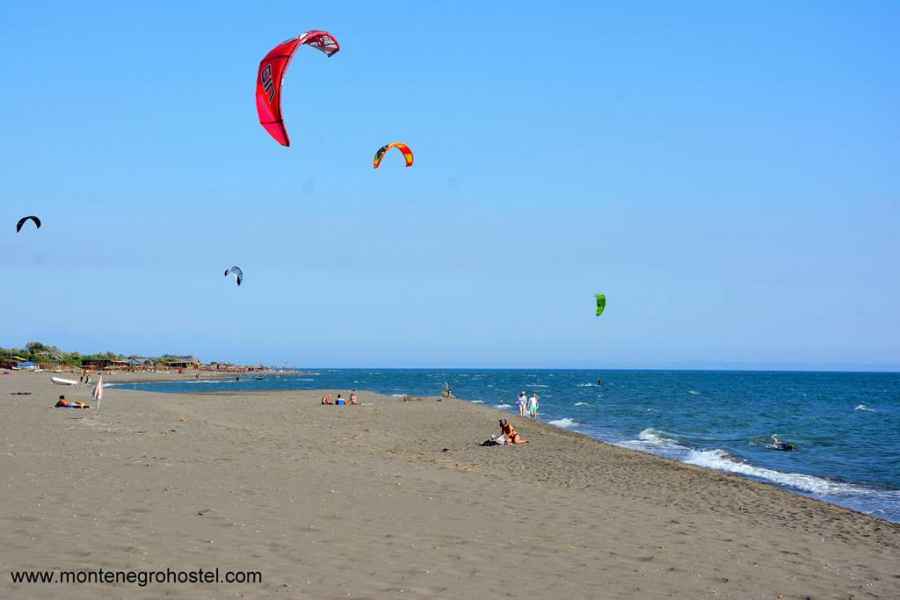 Kitesurfing on the Great Beach in Ulcinj